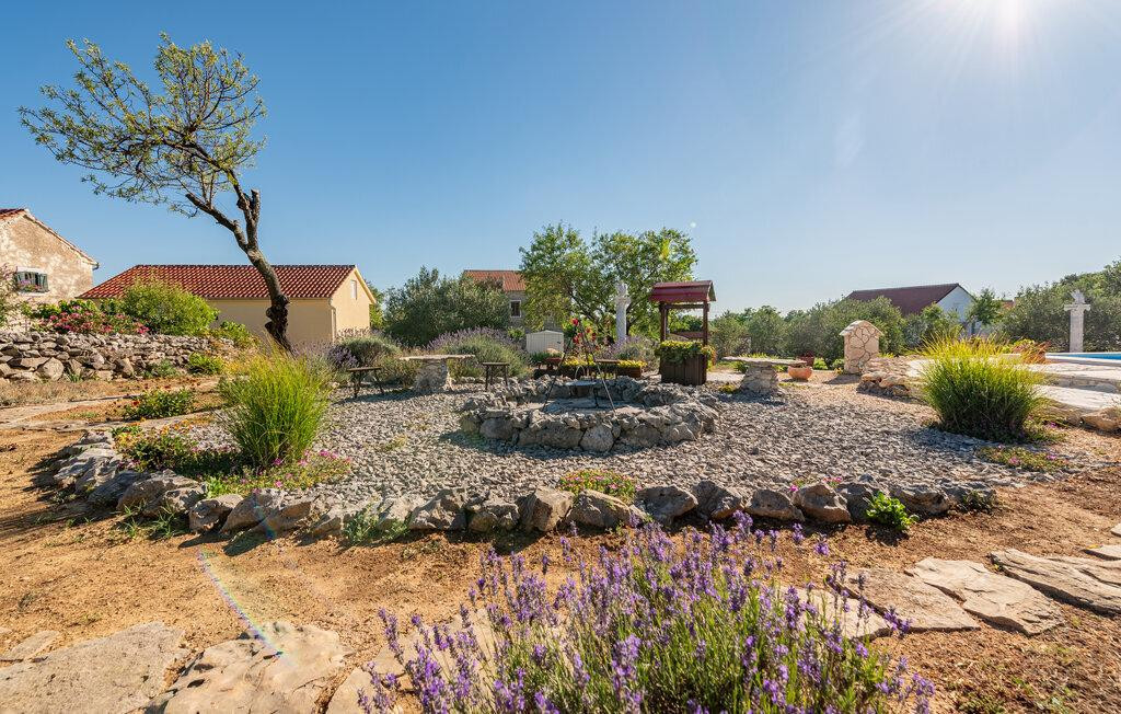 NAJLJEPŠI VRT ZADARSKE ŽUPANIJE